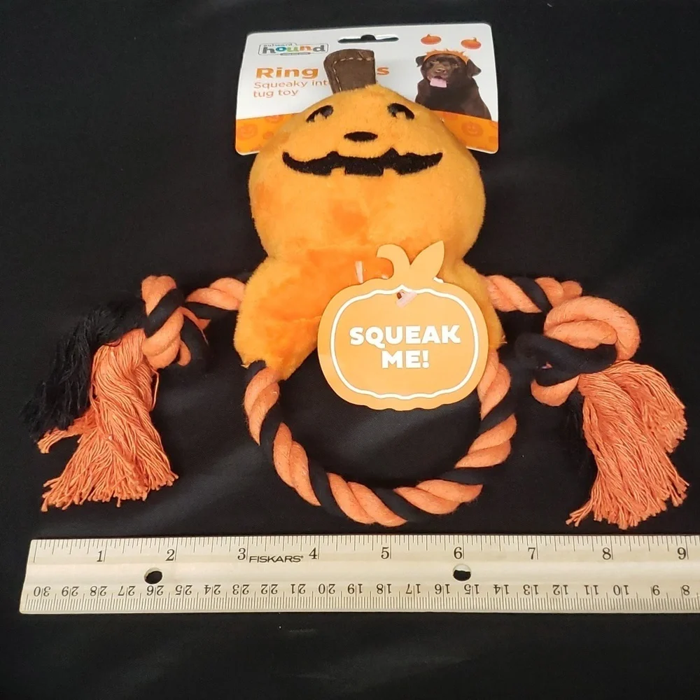 Outward Hound NWT Ring Toss Squeaky Interactive Tug Toy for Dogs